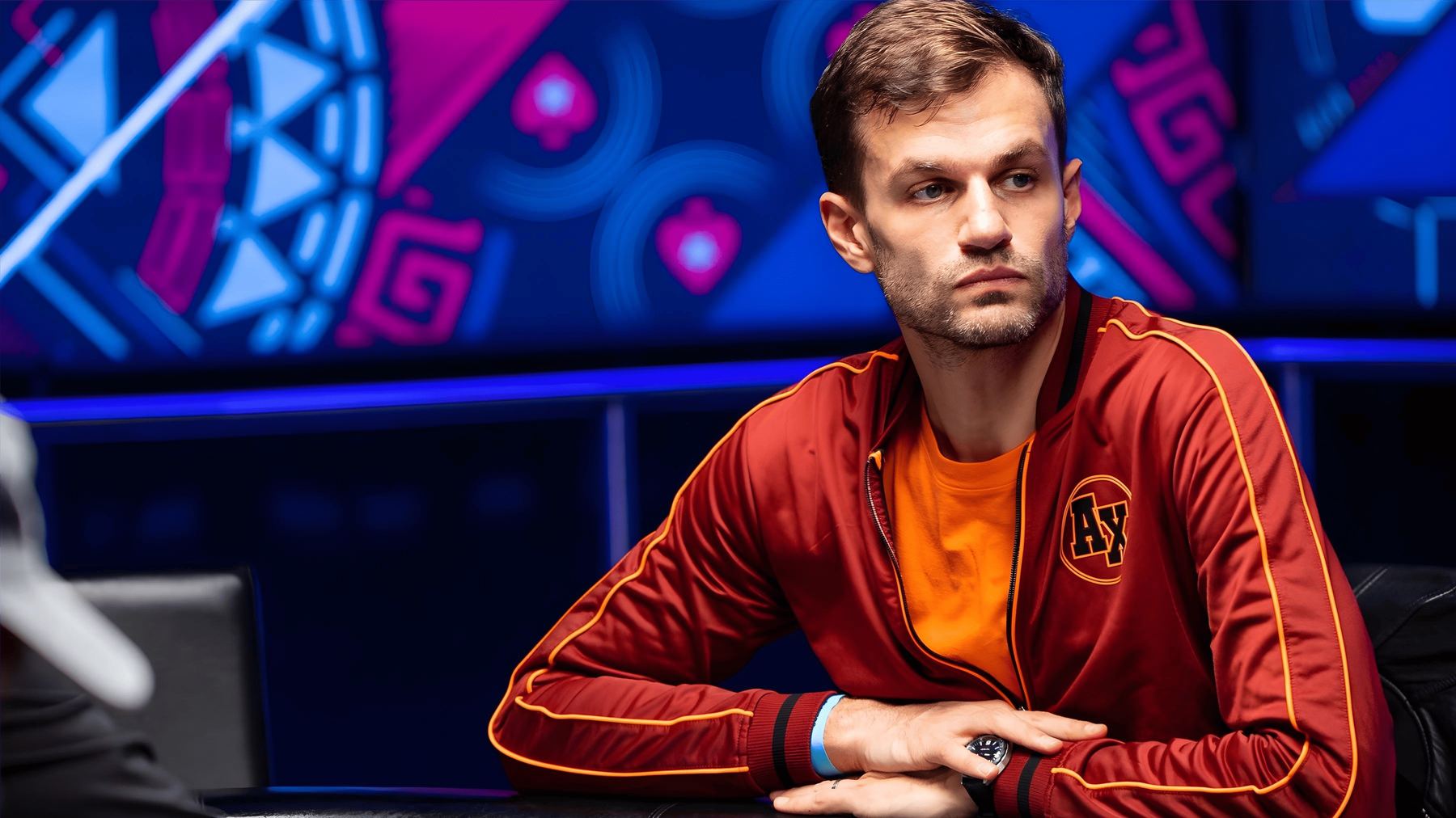 Як використовувати слабких гравців, які не роблять достатньо 3-bet (більшість гравців у офлайн покер)